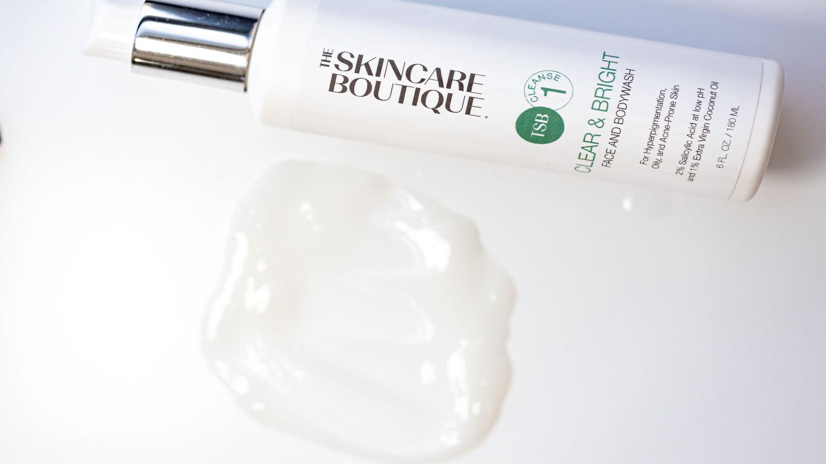 Woman with radiant, healthy skin illustrating a daily anti-aging skincare routine.
