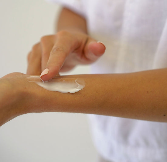 SUPER ANTIOXIDANT PEPTIDE CREME BEING APPLIED TO ARM
