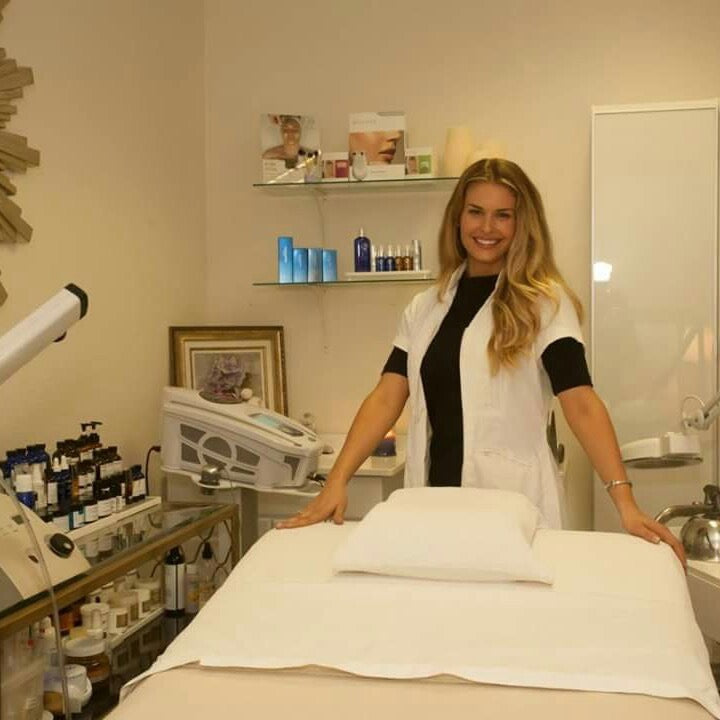 Perimenopause & Menopause Skin Changes: What Actually Helps